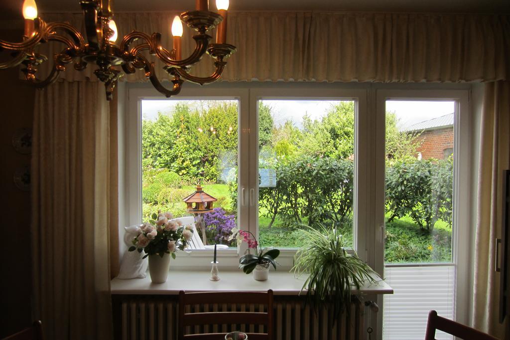 Exklusive Ferienwohnung Strohberg プレーン エクステリア 写真